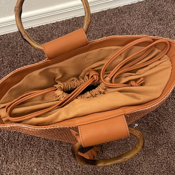 NWT! Kendall & Kylie Straw Tote - Picture 5 of 10